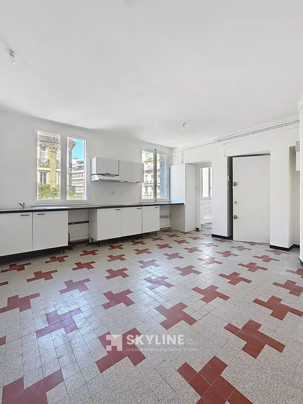 Appartement T4 de 60m2 quartier Noailles au 4e avec ascenseur
