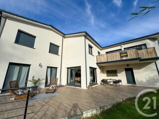  Maison � vendre 7 pi�ces 304 m�