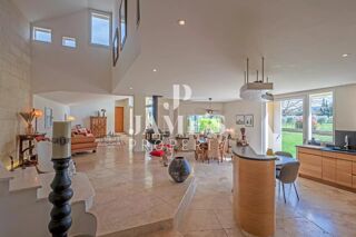  Maison  vendre 6 pices 275 m