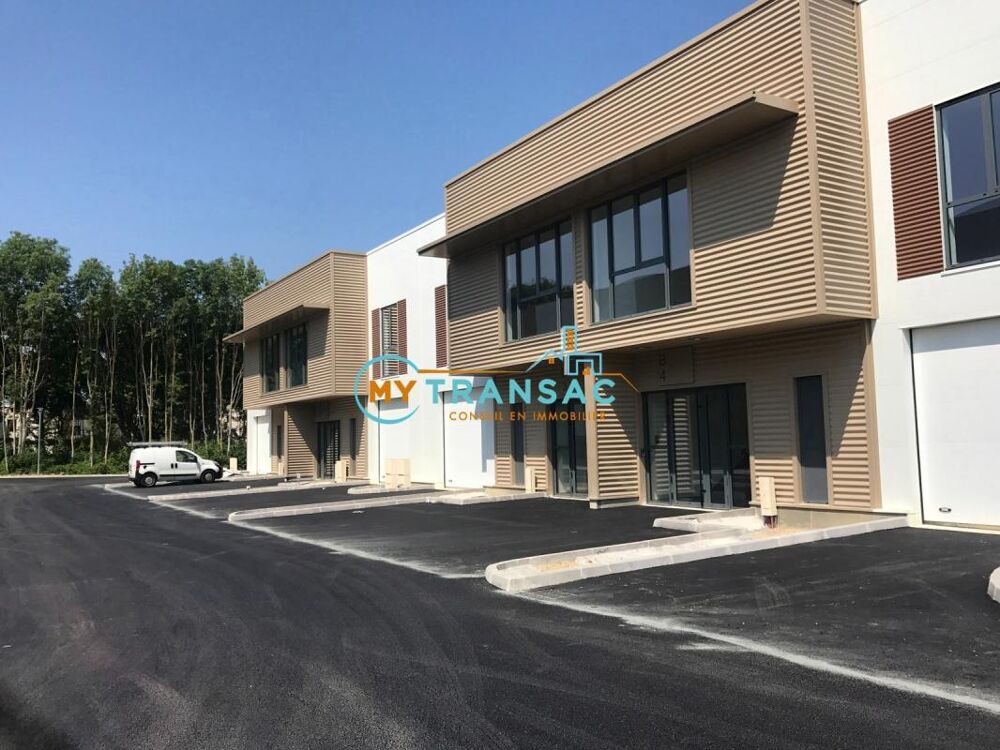   My Transac vous propose à la location un local d'activité et bureaux de 112,60 m² situé à Bussy Saint Georges 77. Accès par port 