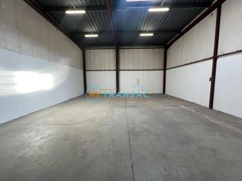   A louer Local d'activité et bureaux de 245m² 