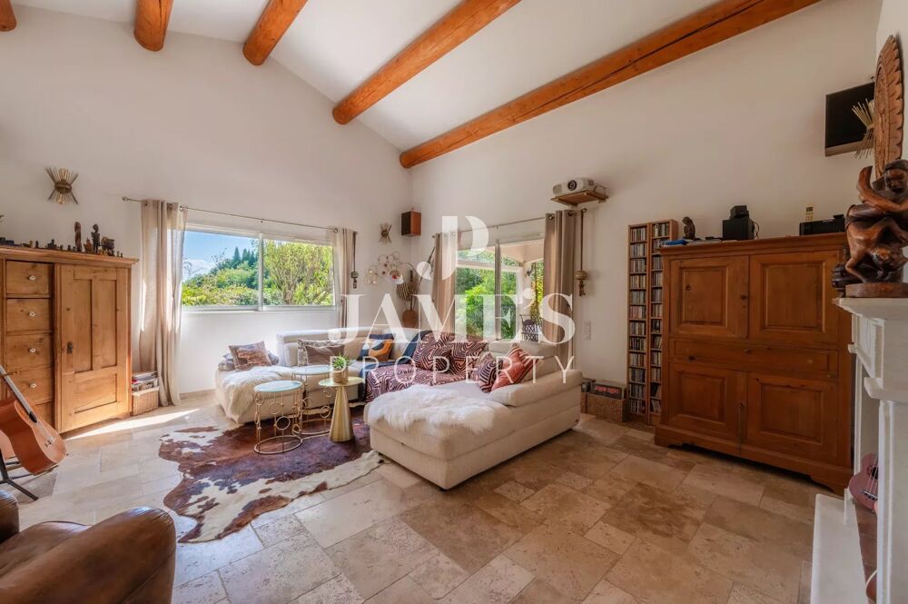 à vendre  Maison Fontvieille (13990)