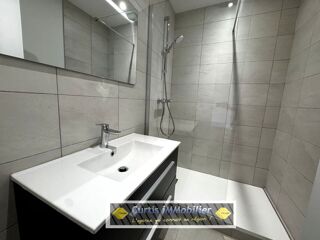  Appartement à louer 3 pièces 56 m²