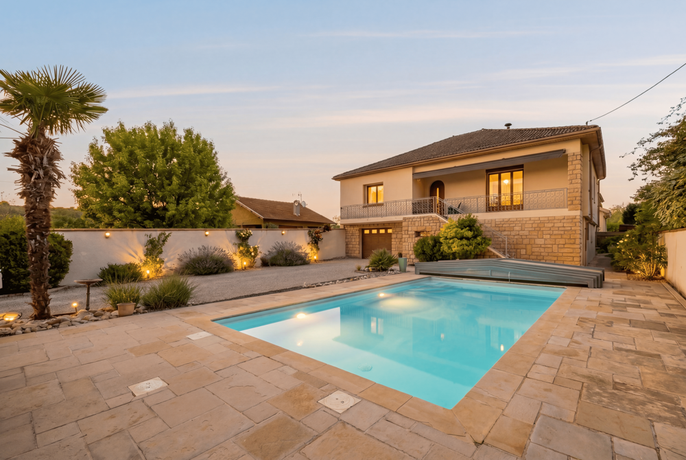 Vente Maison Maison 7 pièces 180 m2 habitables Terrain 888 m2 Pisci Sérézin-du-rhône