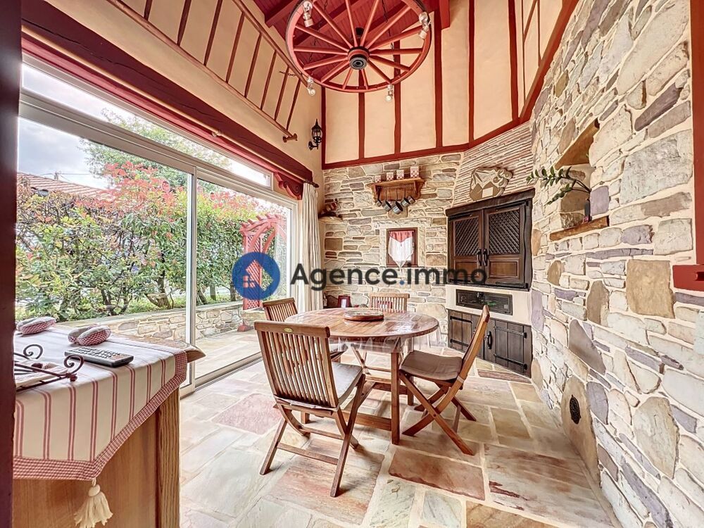 à vendre  Maison Saint-Pée-sur-Nivelle (64310)