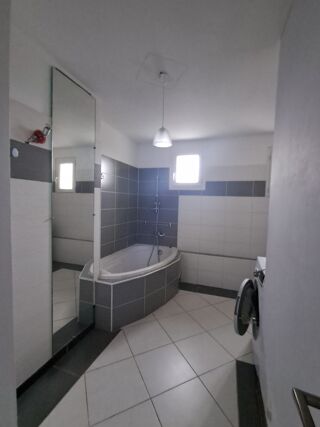  Appartement � louer 3 pi�ces 79 m�