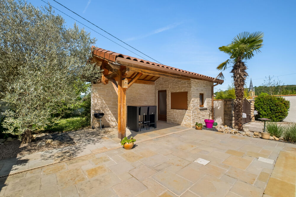 Vente Maison Maison 7 pièces 180 m2 habitables Terrain 888 m2 Pisci Sérézin-du-rhône