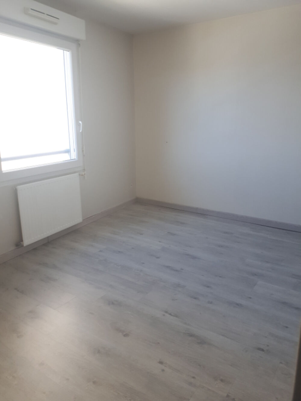Location Appartement ST ETIENNE / LA TERRASSE/GROUCHY /12 PLACE DES GRENADIERS F3 75M² Saint-Étienne