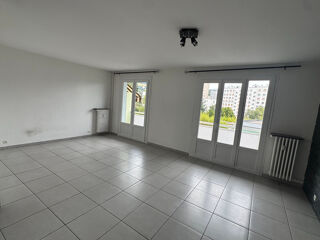  Appartement à louer 4 pièces 65 m²