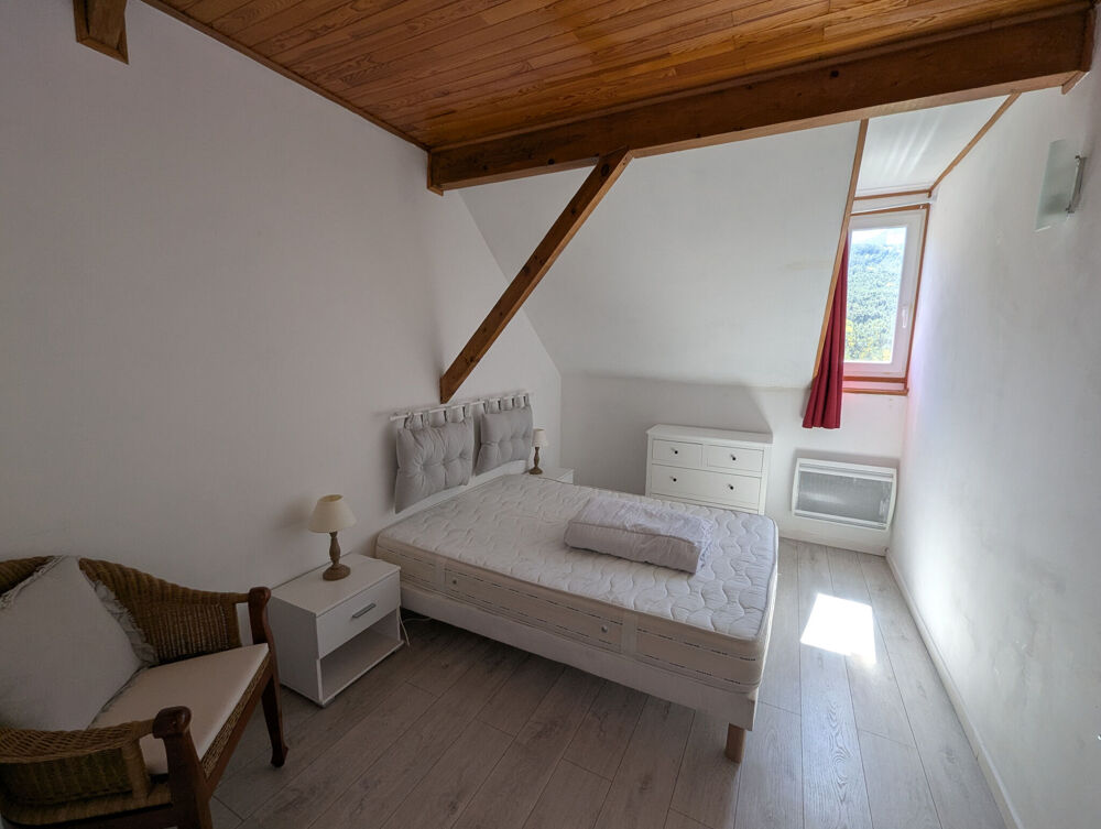 Location Appartement Duplex T4 lumineux avec balcons et parking privatif Beauvezer