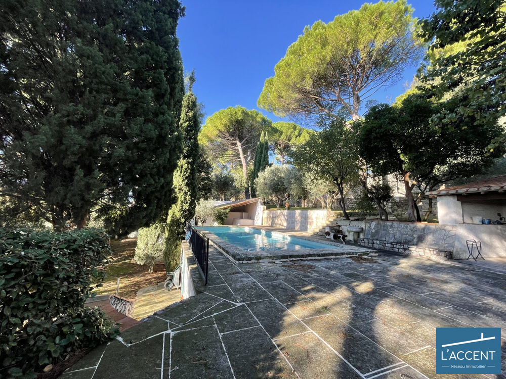 � vendre  Villa N�mes (30000)