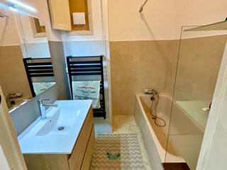  Appartement à louer 4 pièces 87 m²