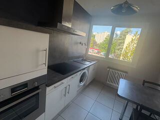  Appartement à louer 4 pièces 65 m²