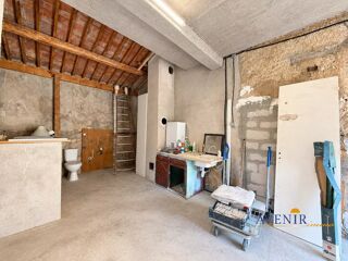  Parking / Garage à louer 1 pièce 29 m²