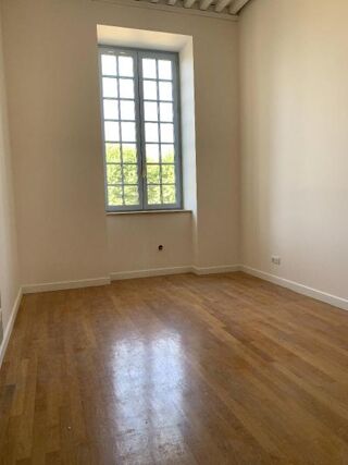  Appartement � louer 4 pi�ces 107 m� Neuville-les-dames
