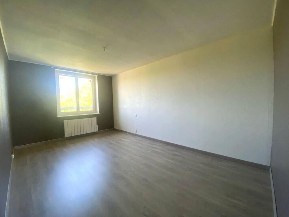 Location Appartement Location Appartement 119 m² à Neuville les Dames 790 ¤ CC /mois Neuville-les-dames