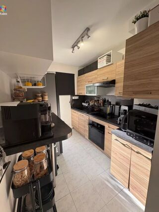 Vente Appartement 2 pièces avec balcons et cave Nice