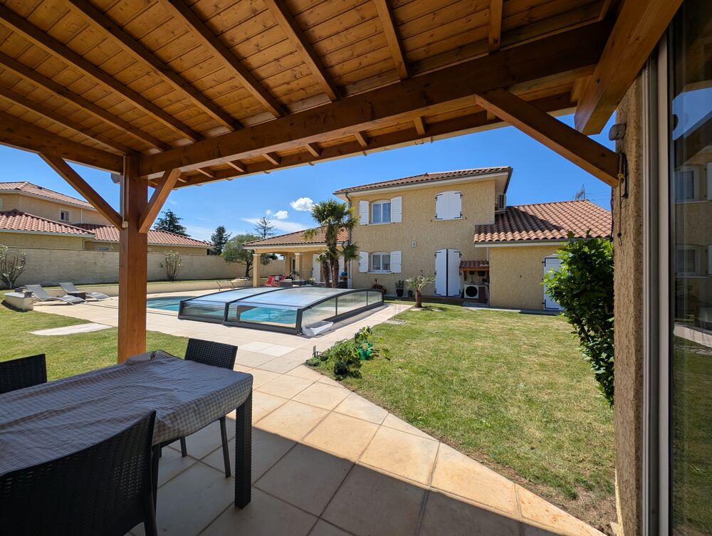Villa Individuelle 5 chambres 168m2 terrain 1000m2 piscine