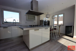  Maison � vendre 9 pi�ces 195 m�