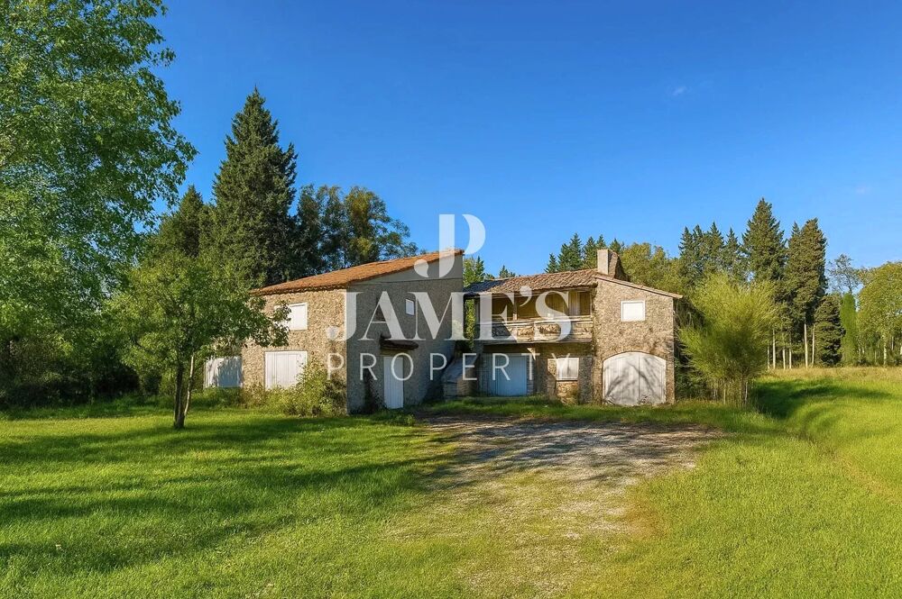 Maison 8 pièces 250 m² · à Eygalières · 250 m² · 1 800 000 €