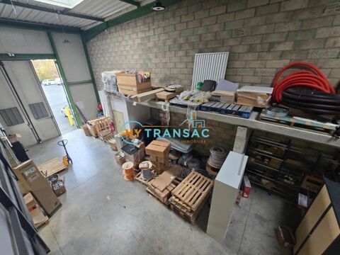   EXCLUSIVITE - A VENDRE - MY TRANSAC vous propose à la vente un local industriel avec Porte sectionnelle et bureaux , à SAINT THI 