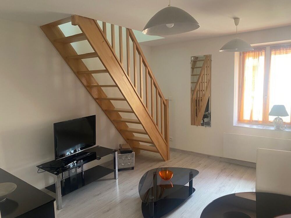 Location Appartement Vonnas - A louer - Appartement duplex refait à neuf - Meublé Vonnas