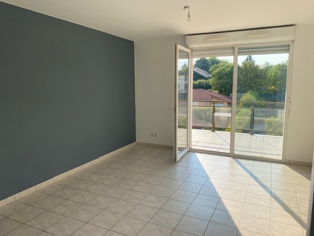 MONTREVEL - APPARTEMENT TYPE 3 - TERRASSE - GARAGE