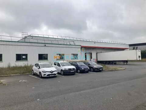   A LOUER Mitry-Mory Messagerie de 2 800m² 
