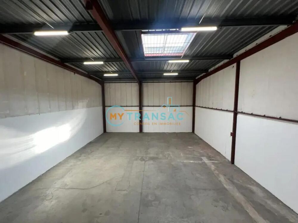   A louer Local d'activité et bureaux de 245m² 