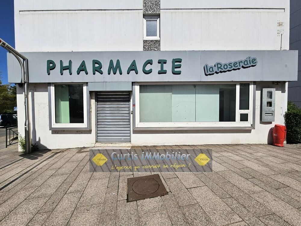   Local professionnel - 115.59m ² 