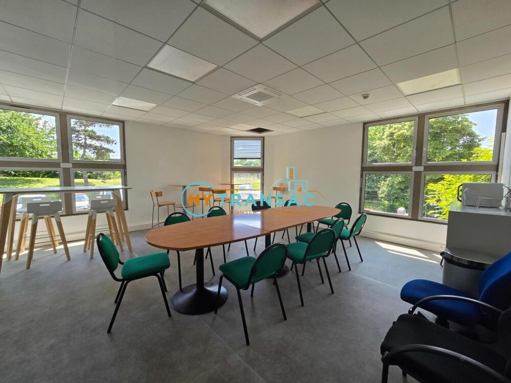   IMMEUBLE DE BUREAUX indépendant - A LOUER - TORCY 77 - MY Transac - Bâtiment indépendant avec nombreux parking à proximité des t Torcy