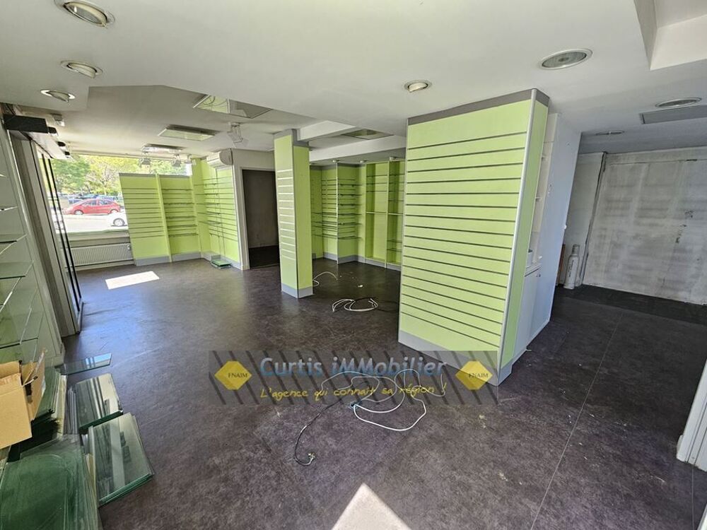   Local professionnel - 115.59m ² Firminy