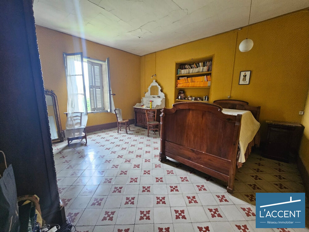 Maison de Maître de 1872 à rénover  315 m²  Terrain 3
