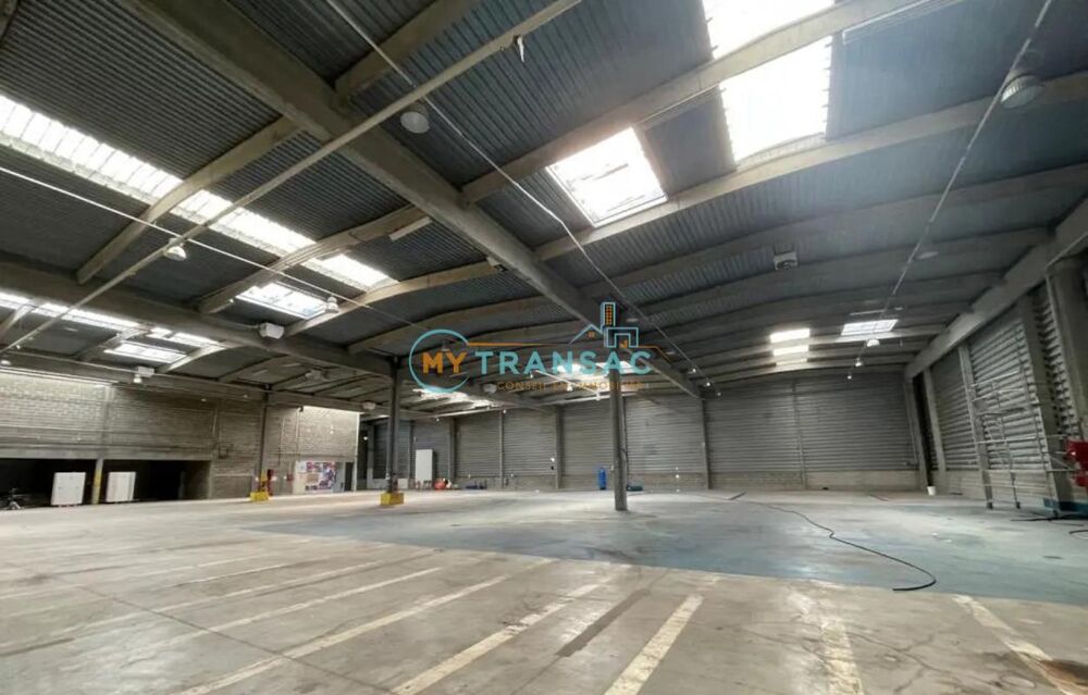   A Louer Entrepôt de 4 990m² à Sucy 