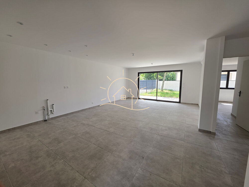 RUOMS - Villa neuve de plain-pied, toit plat