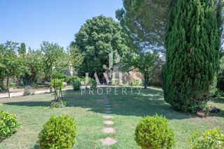  Maison  vendre 8 pices 250 m