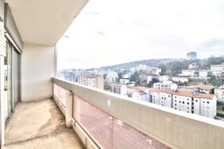  Appartement à louer 3 pièces 73 m²
