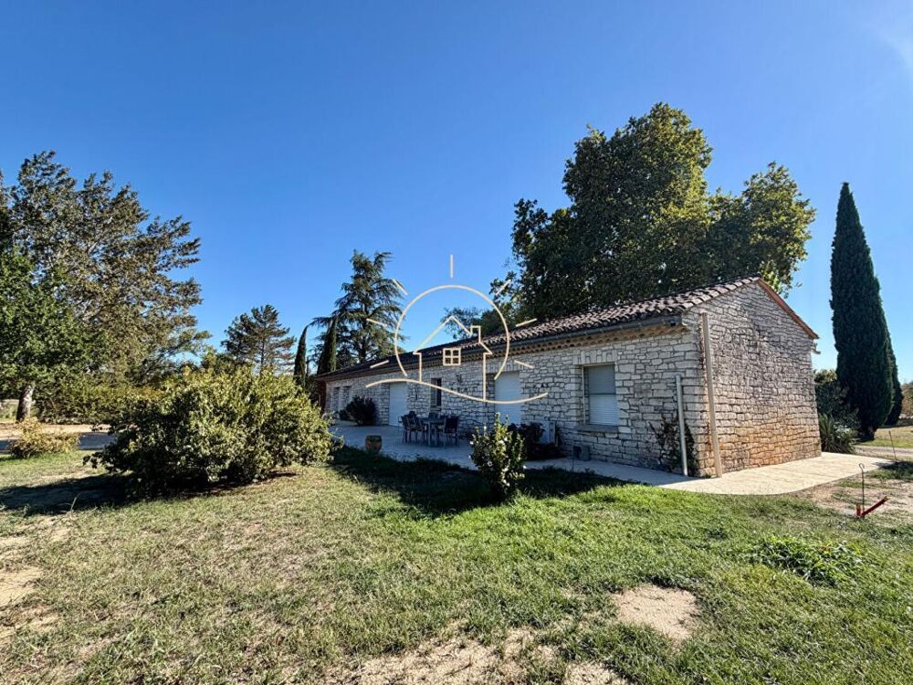 Vente Villa Propriété d'exception à Barjac au coeur de 8 hectares avec lac privé Barjac