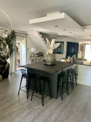  Maison  vendre 7 pices 232 m