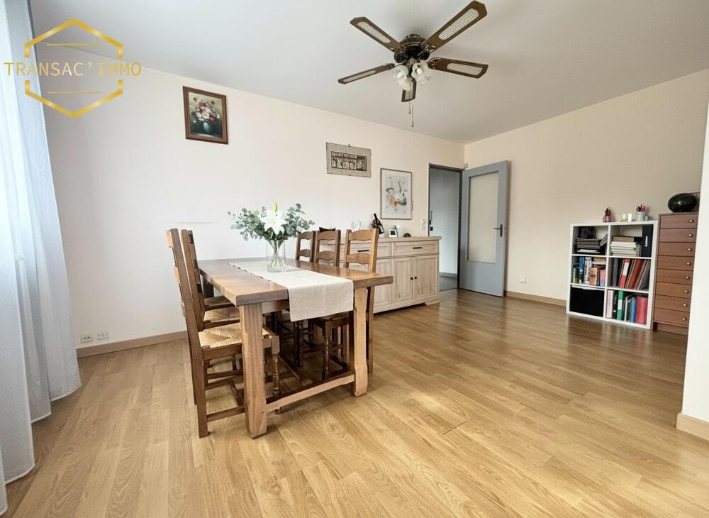 Venez découvrir ce charmant appartement T4 de 73 m², sit....