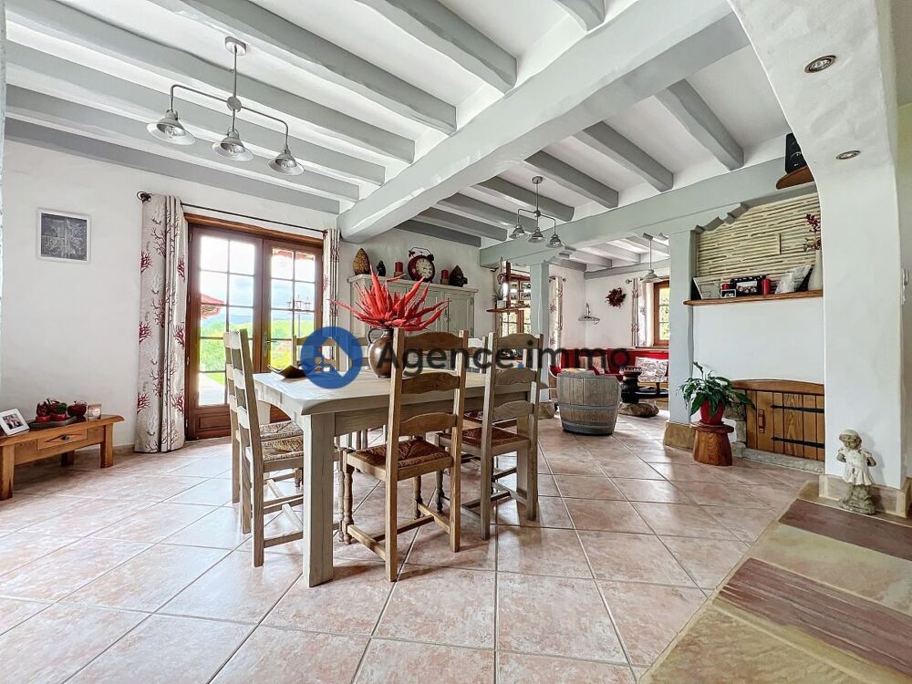 à vendre  Maison Saint-Pée-sur-Nivelle (64310)