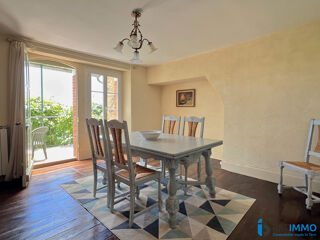  Maison  vendre 11 pices 242 m