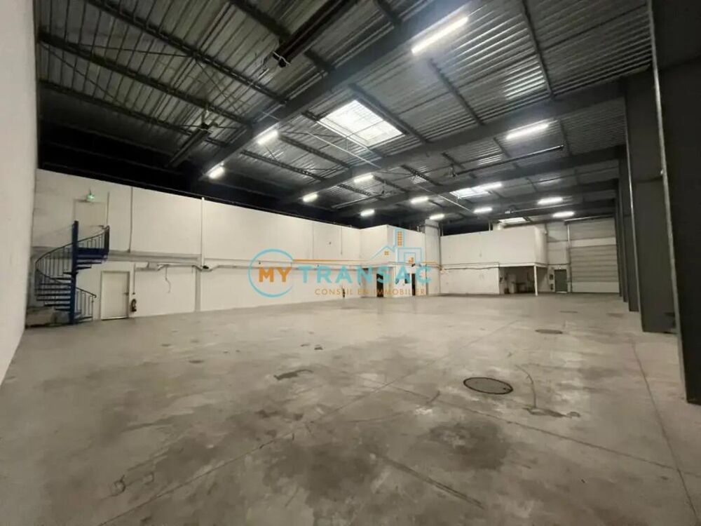   Lot 1 : A louer 1 188m² de locaux d'activité et de bureaux 