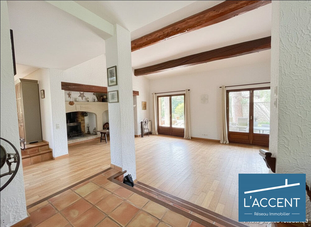 MAISON D 'ARCHITECTE DE 239M2 SUR UN TERRAIN DE 1112 M2