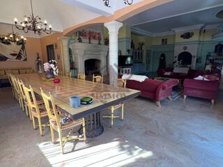  Villa  vendre 10 pices 522 m