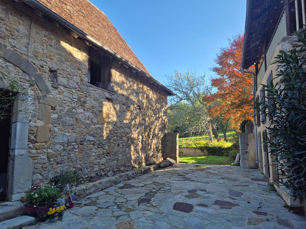 Vente Maison MAISON TYPIQUE BÉARNAISE T6 DE 210m2 (CLOS BÉARNAIS DE 1828), AV Loubieng