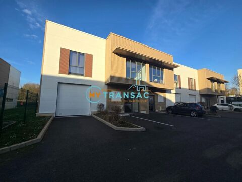   My Transac vous propose à la location un local d'activité et bureaux de 112,60 m² situé à Bussy Saint Georges 77. Accès par port 