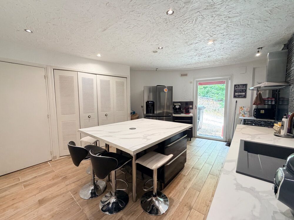 vente Appartement - 6 pièce(s) - 152 m² Dannemarie-sur-Crète (25410)