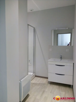  Appartement à louer 3 pièces 65 m²