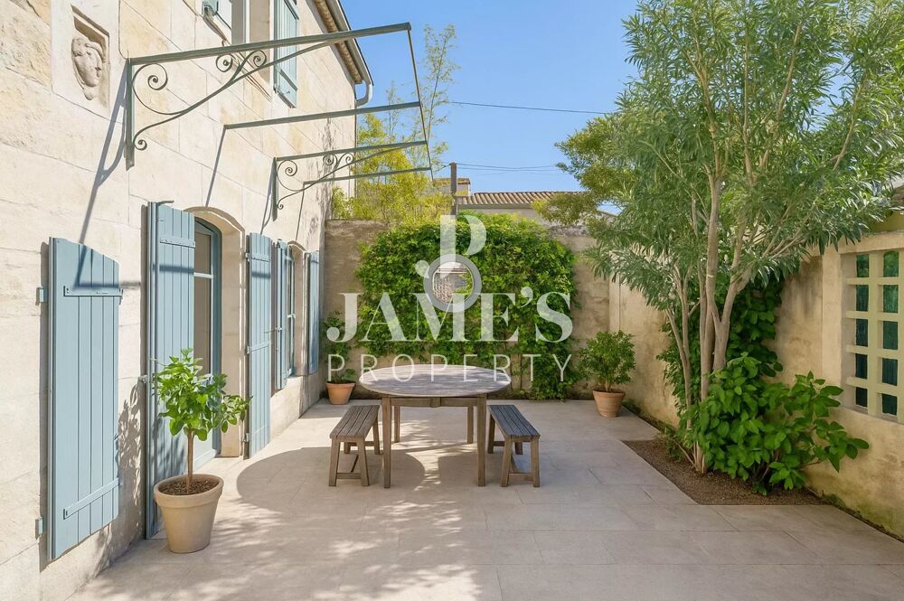 Maison 5 pièces 158 m² · à Fontvieille · 158 m² · 825 000 €